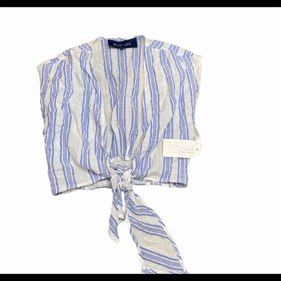 Blue Life Tops - NWT Blue Life Sleeveless Front Tie Crop Top